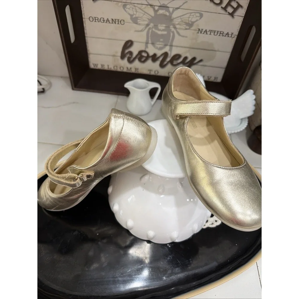 Naturino Girls Gold Leather Mary Janes  Size 37 US Size 5.5